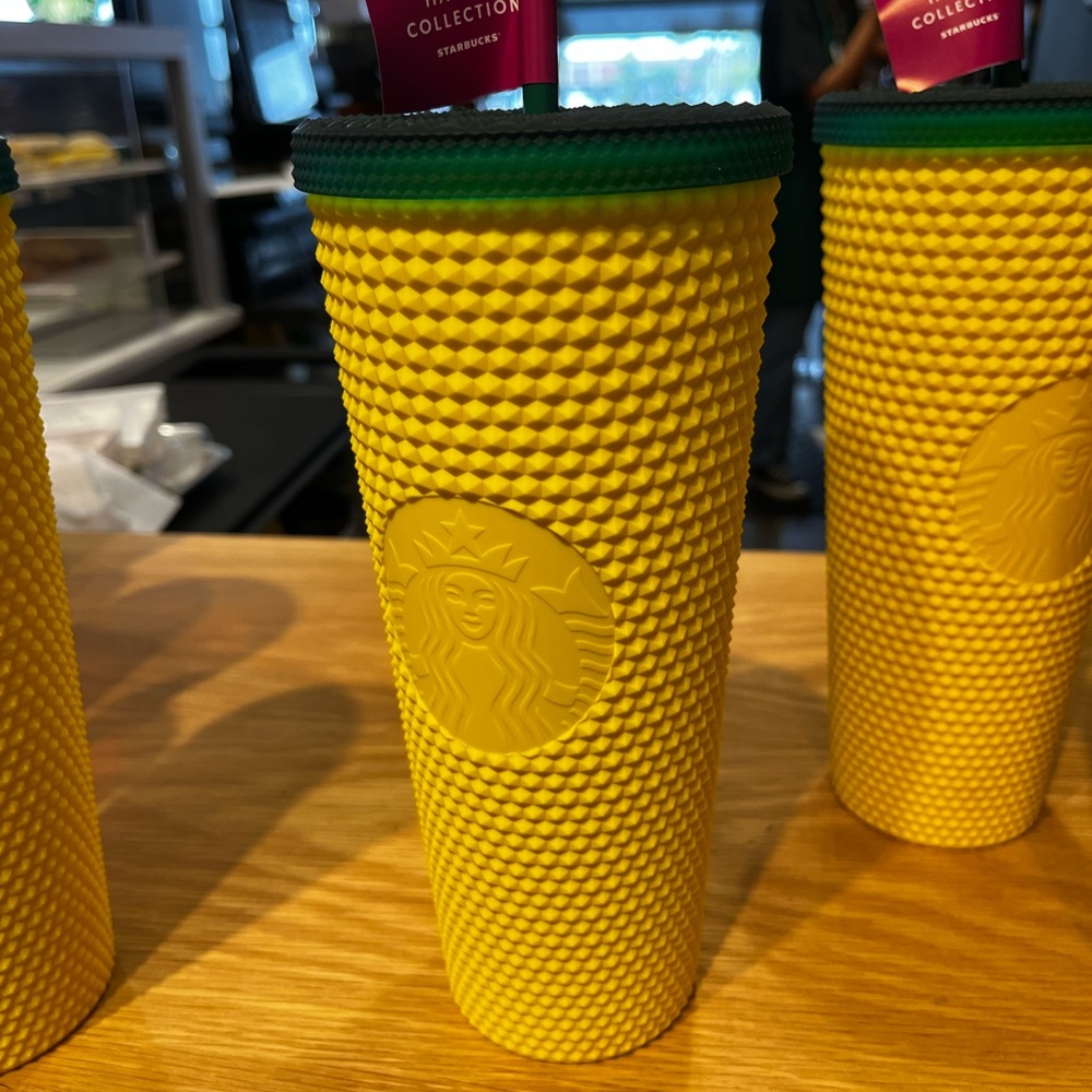 NEW Starbucks Hawai’i Pineapple Yellow Studded Tumbler W/Green Lid-24oz